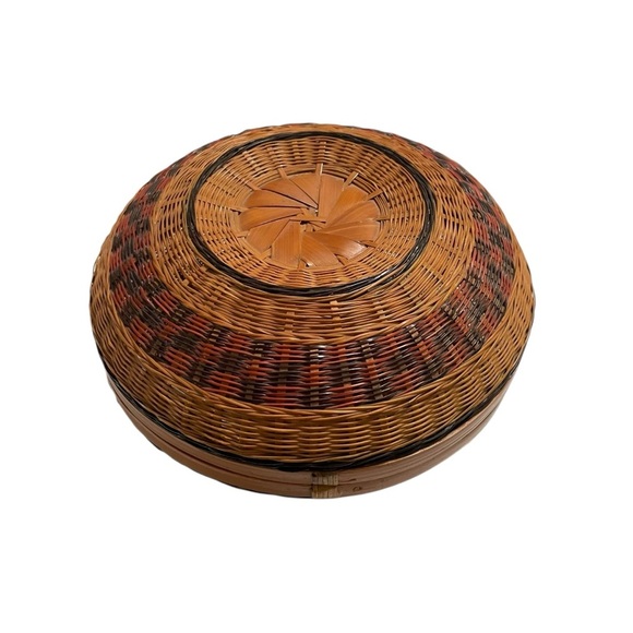 Rear Chinese Woven Basket with Lid, 7”W x 4.5”T w/ lid on. - Picture 5 of 9